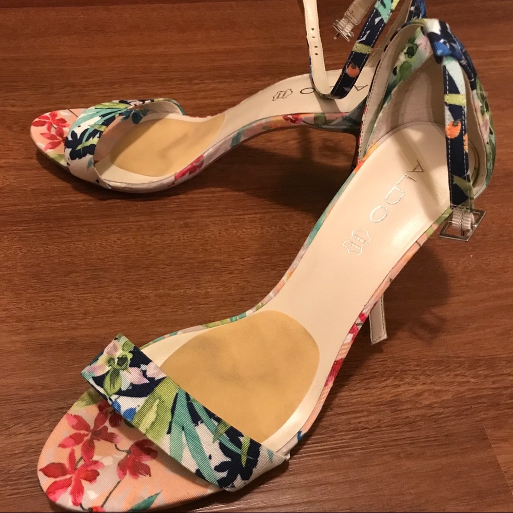 Aldo -Floral print heel